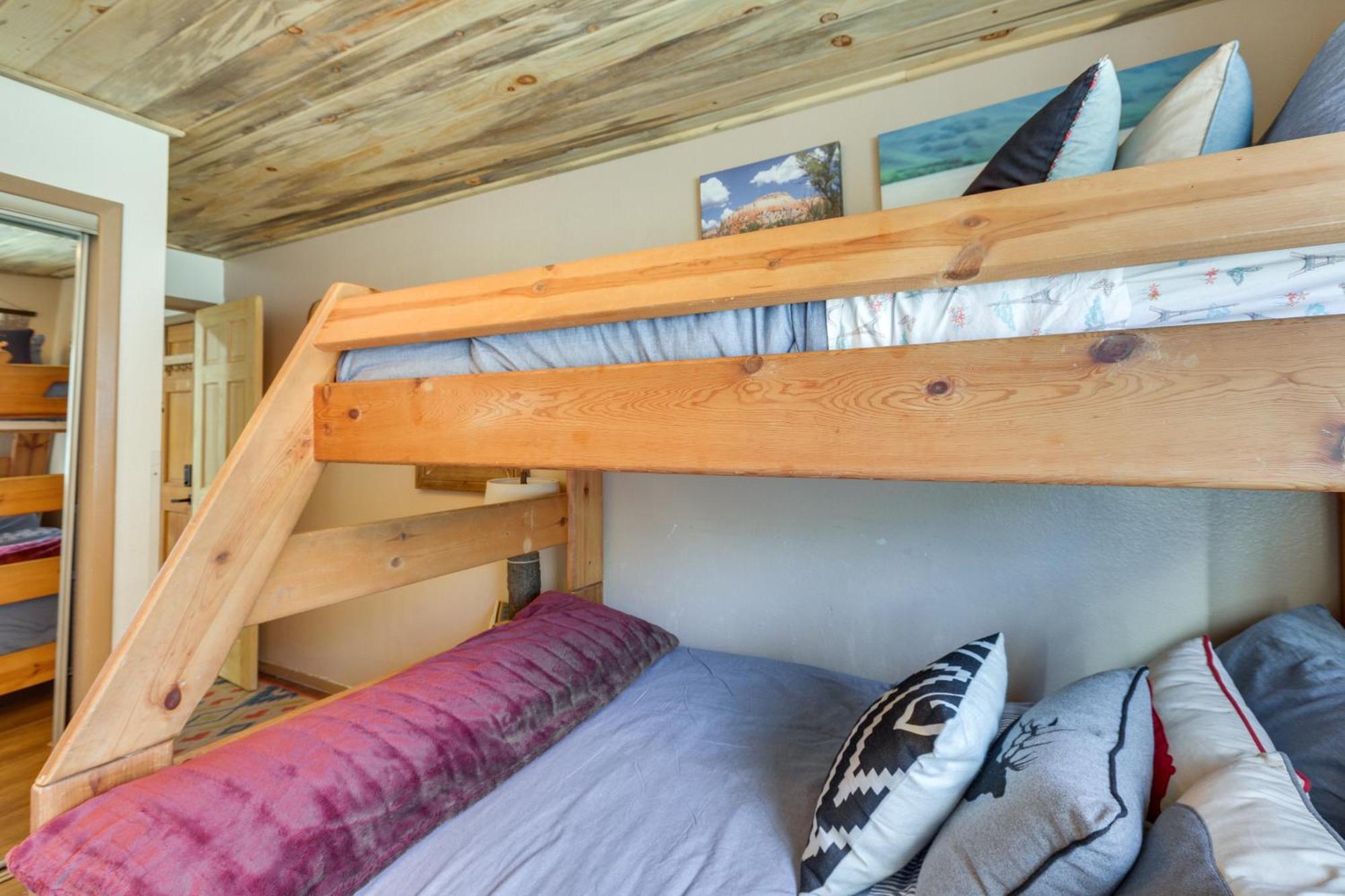 Ski-In Red River Retreat Balcony, Mountain Views! Extérieur photo