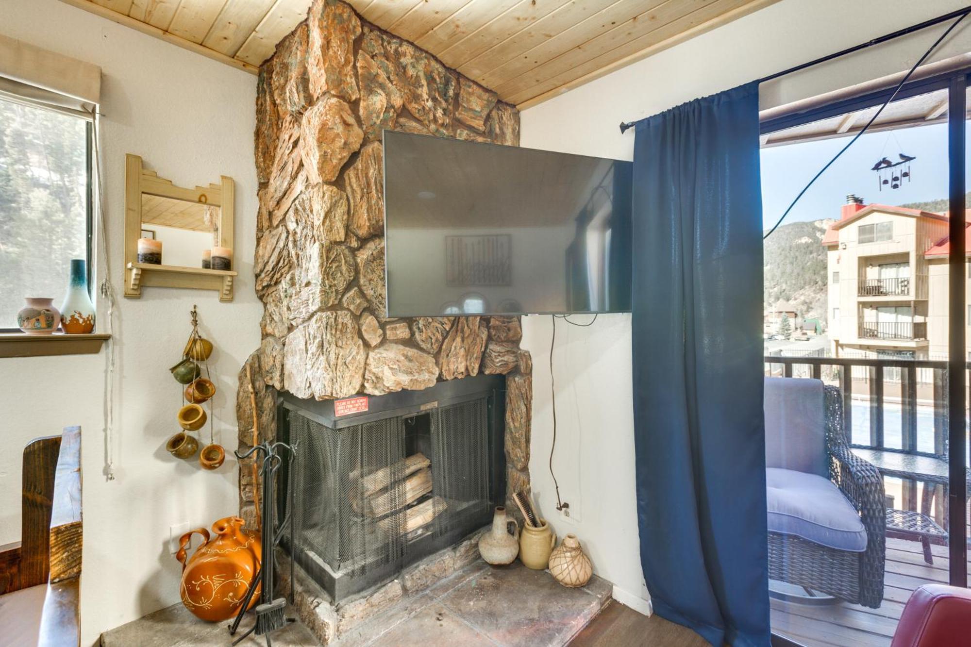 Ski-In Red River Retreat Balcony, Mountain Views! Extérieur photo
