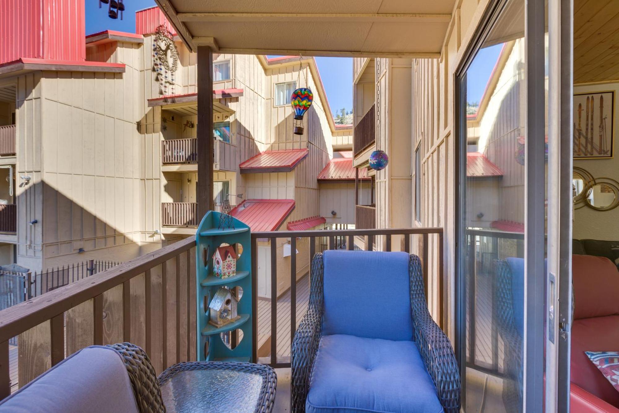 Ski-In Red River Retreat Balcony, Mountain Views! Extérieur photo
